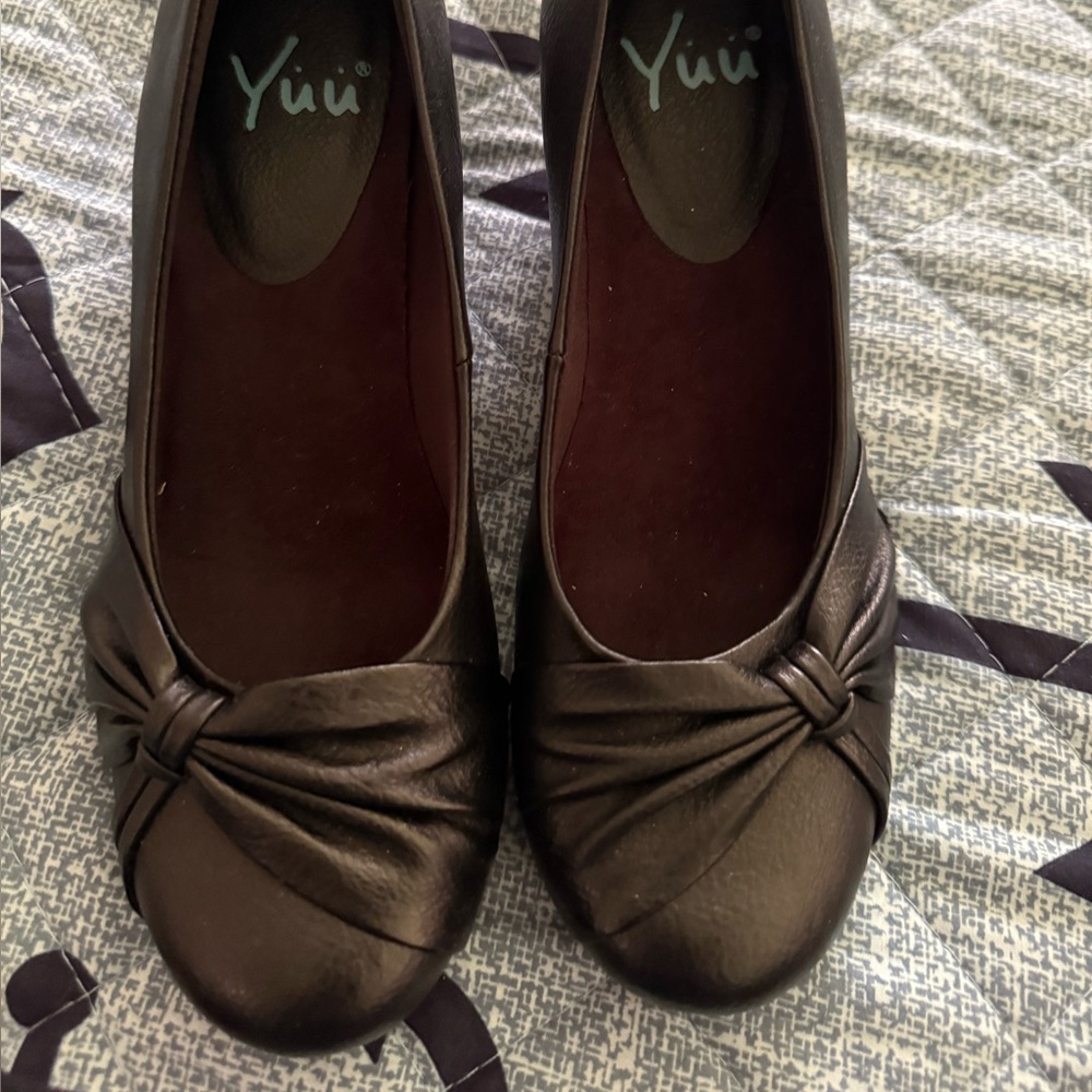Yuu Women's Black Denzel  Heels Size 8.5 medium